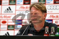 1. Bundesliga - Fußball - FC Ingolstadt 04 - Borussia Dortmund - Pressekonferenz nach dem Spiel Cheftrainer Ralph Hasenhüttl (FCI)