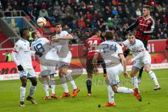 1. Bundesliga - Fußball - FC Ingolstadt 04 - 1. FSV Mainz 05 - rechts oben Kopfball Mathew Leckie (7, FCI), knapp am Tor vorbei