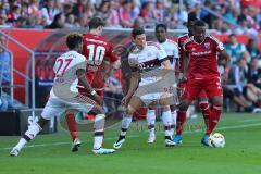 1. Bundesliga - Fußball - FC Ingolstadt 04 - FC Bayern München - rechts Roger de Oliveira Bernardo (8, FCI) Robert Lewandowski (9 Bayern) Pascal Groß (10, FCI) David Alaba (27 Bayern)