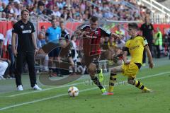 1. Bundesliga - Fußball - FC Ingolstadt 04 - Borussia Dortmund - Cheftrainer Ralph Hasenhüttl (FCI) mitte Pascal Groß (10, FCI) und rechts Julian Weigl (BVB 33)