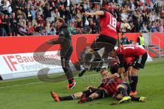 1. Bundesliga - Fußball - FC Ingolstadt 04 - Eintracht Frankfurt - Tor Jubel 1:0 durch Pascal Groß (10, FCI) links Cheftrainer Ralph Hasenhüttl (FCI) Max Christiansen (19, FCI) Mathew Leckie (7, FCI) rechts Stefan Lex (14, FCI) Romain Brégerie (18, FCI)