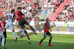 1. Bundesliga - Fußball - FC Ingolstadt 04 - Eintracht Frankfurt - Benjamin Hübner (5, FCI) köpft zum Tor