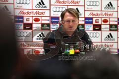 1. Bundesliga - Fußball - FC Ingolstadt 04 - FC Schalke 04 - Pressekonferenz Cheftrainer Ralph Hasenhüttl (FCI)