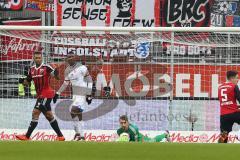 1. Bundesliga - Fußball - FC Ingolstadt 04 - 1. FSV Mainz 05 - Torwart Ramazan Özcan (1, FCI) hält sicher