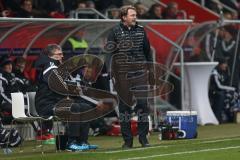 1. Bundesliga - Fußball - FC Ingolstadt 04 - SV Darmstadt 98 - Cheftrainer Ralph Hasenhüttl (FCI) und Co-Trainer Michael Henke (FCI) aufgeregt