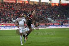 1. Bundesliga - Fußball - FC Ingolstadt 04 - Bayer 04 Leverkusen - Alfredo Morales (6, FCI) und links Tah, Jonathan (Leverkusen 4) Ecke Kopfball