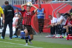 1. Bundesliga - Fußball - FC Ingolstadt 04 - VfL Wolfsburg -  Einwurf Markus Suttner (29, FCI)
