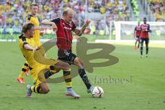 1. Bundesliga - Fußball - FC Ingolstadt 04 - Borussia Dortmund - Zweikampf Marcel Schmelzer (BVB 29) gegen Tobias Levels (28, FCI)