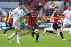 1. Bundesliga - Fußball - FC Ingolstadt 04 - Hannover 96 - mitte Roger de Oliveira Bernardo (8, FCI)