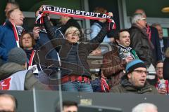 1. Bundesliga - Fußball - FC Ingolstadt 04 - Borussia Mönchengladbach - Schanzer Fan  und Borussia Fan Schal