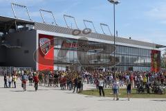 1. Bundesliga - Fußball - FC Ingolstadt 04 - Borussia Dortmund - Andrang vor dem Spiel Sportpark