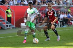 1. Bundesliga - Fußball - FC Ingolstadt 04 - VfL Wolfsburg -  Luiz Gustavo (Wolfsburg 22) und Lukas Hinterseer (16, FCI)