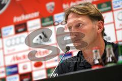 1. Bundesliga - Fußball - FC Ingolstadt 04 - Borussia Dortmund - Pressekonferenz nach dem Spiel Cheftrainer Ralph Hasenhüttl (FCI)