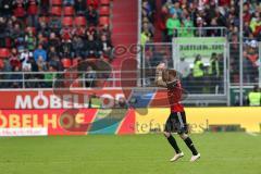 1. Bundesliga - Fußball - FC Ingolstadt 04 - Borussia Mönchengladbach - Tor Jubel 1:0 durch Moritz Hartmann (9, FCI), an den Gladbach Fans vorbei