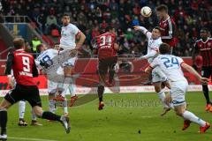 1. Bundesliga - Fußball - FC Ingolstadt 04 - 1. FSV Mainz 05 - rechts oben Kopfball Mathew Leckie (7, FCI)