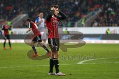 1. Bundesliga - Fußball - FC Ingolstadt 04 - TSG Hoffenheim - Mathew Leckie (7, FCI) zieht ab, drüber Kim, Jin-Su (TSG 20)