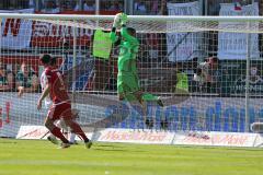 1. Bundesliga - Fußball - FC Ingolstadt 04 - FC Bayern München - Torwart Ramazan Özcan (1, FCI) fängt