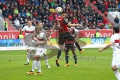 1. Bundesliga - Fußball - FC Ingolstadt 04 - VfB Stuttgart - Benjamin Hübner (5, FCI) köpft zum Tor