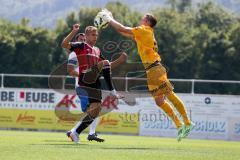 1. Bundesliga - Fußball - Testspiel - SV Grödig - FC Ingolstadt 04 - 1:0 - Lukas Hinterseer (16, FCI) knapp am Tor, Torwart Fabio Strauss (Grödig) hält