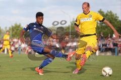 1. Bundesliga - Fußball - Testspiel - FC Ingolstadt 04 - VfR Aalen - links Abschluß Elias Kachunga (25, FCI)