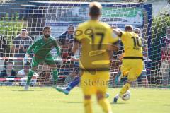 1. Bundesliga - Fußball - Testspiel - FC Ingolstadt 04 - VfR Aalen - Torwart Ramazan Özcan (1, FCI) auf der Lauer