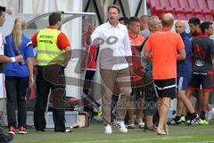 1. Bundesliga - Fußball - Testspiel -  FC Ingolstadt 04 - Celta De Vigo - Spielabbruch - Cheftrainer Ralph Hasenhüttl (FCI) holt sein Team in die Kabine