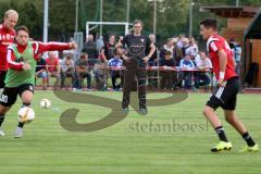 Freundschaftsspiel - Saison 2015/2016 - FC Ingolstadt 04 - SpVgg Greuther Fürth - Michael Henke (Co-Trainer FC Ingolstadt 04) beobachtet die Spieler beim warm machen - Foto: Jürgen Meyer