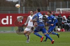 1. Bundesliga - Fußball - Testspiel - FC Ingolstadt 04 - Karlsruher SC - vorne weg Mathew Leckie (7, FCI), 26 Bjarne Thoelke (KSC) rechts