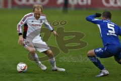 1. Bundesliga - Fußball - Testspiel - FC Ingolstadt 04 - Karlsruher SC - Tobias Levels (28, FCI) gegen Dennis Kempe (KSC)