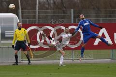 1. Bundesliga - Fußball - Testspiel - FC Ingolstadt 04 - Karlsruher SC - Tanzeinlage Mathew Leckie (7, FCI) und rechts Yilli Sallah (KSC)