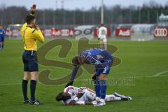 1. Bundesliga - Fußball - Testspiel - FC Ingolstadt 04 - Karlsruher SC - Zweikampf Dennis Kempe (KSC) kümmert sich um Danny da Costa (21, FCI) der verletzt liegen bleibt