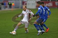 1. Bundesliga - Fußball - Testspiel - FC Ingolstadt 04 - Karlsruher SC - Tobias Levels (28, FCI) gegen Manuel Kempe rechts (KSC)