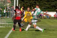 Freundschaftsspiel - Saison 2015/2016 - FC Ingolstadt 04 - SpVgg Greuther Fürth - Elias Kachunga (#25 FC Ingolstadt 04) mit der Herreingabe zum Eigentor von Fürth - Flekken Mark Torwart Greuther Fürth - Franke Marcel weiß #28 Greuther Fürth - - Foto: Jürg