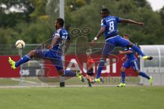 1. Bundesliga - Testspiel - Fußball - FC Ingolstadt 04 - FC Al-Wahda - 1:1 - Marvin Matip (34, FCI) und Roger de Oliveira Bernardo (8, FCI) Sprung