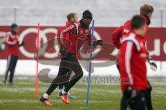 1. Bundesliga - Fußball - FC Ingolstadt 04 - Trainingsauftakt nach Winterpause - mitte Roger de Oliveira Bernardo (8, FCI)