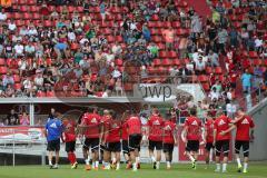 1. Bundesliga - Fußball - FC Ingolstadt 04 - Saisoneröffnung - Auftakttraining - Warmlaufen Stadion Fans Jubel