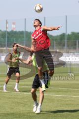 1. Bundesliga - Fußball - FC Ingolstadt 04 - Training - Saison 2015/2016 - Neuzugang Torwart Örjan Haskjard Nyland - oben Benjamin Hübner (5, FCI)