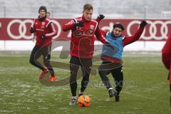 1. Bundesliga - Fußball - FC Ingolstadt 04 - Trainingsauftakt nach Winterpause - Max Christiansen (19, FCI) Almog Cohen (36, FCI)