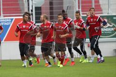 1. Bundesliga - Fußball - FC Ingolstadt 04 - Saisoneröffnung - Auftakttraining - Warmlaufen Stadion Fans Jubel