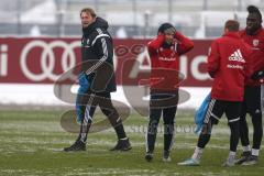 1. Bundesliga - Fußball - FC Ingolstadt 04 - Trainingsauftakt nach Winterpause - Cheftrainer Ralph Hasenhüttl (FCI) rechts Thomas Pledl (30, FCI) Moritz Hartmann (9, FCI) Danny da Costa (21, FCI)