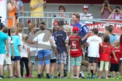 1. Bundesliga - Fußball - FC Ingolstadt 04 - Saisoneröffnung - Auftakttraining - Cheftrainer Ralph Hasenhüttl (FCI) läuft ein