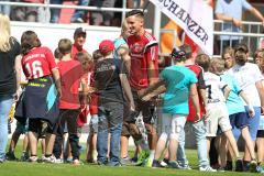 1. Bundesliga - Fußball - FC Ingolstadt 04 - Saisoneröffnung - Auftakttraining - Einlauf Benjamin Hübner (5, FCI)