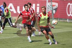 1. Bundesliga - Fußball - FC Ingolstadt 04 - Training - Neuzugang - linsk Markus Suttner (29, FCI)  und rechts Lukas Hinterseer (16, FCI)