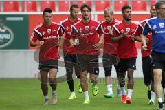 1. Bundesliga - Fußball - FC Ingolstadt 04 - Saisoneröffnung - Auftakttraining - Warmlaufen Stadion Alfredo Morales (6, FCI) Romain Brégerie (18, FCI) Elias Kachunga (25, FCI)