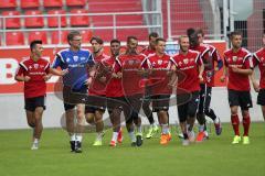 1. Bundesliga - Fußball - FC Ingolstadt 04 - Saisoneröffnung - Auftakttraining - Warmlaufen mit Co-Trainer Michael Henke (FCI)