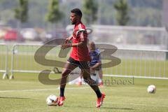 1. Bundesliga - Fußball - FC Ingolstadt 04 - Training - Saison 2015/2016 - Neuzugang Torwart Örjan Haskjard Nyland - Elias Kachunga (25, FCI)