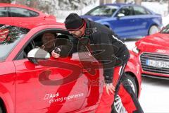 1. Bundesliga - Fußball - FC Ingolstadt 04 - Winterpause - Besuch bei Audi driving experience in Seefeld/Österreich -  Cheftrainer Ralph Hasenhüttl (FCI) am Steuer mit Instruktor