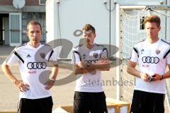 FC Ingolstadt 04 - A-Jugend Trainer Roberto Pätzold links - Mathias Blaser Physiotherapeut mitte - Jan Philipp Hestermann Fitnesstrainer rechts - Foto: Jürgen Meyer