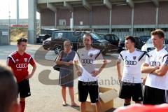 FC Ingolstadt 04 - A-Jugend Trainer Roberto Pätzold links - Mathias Blaser Physiotherapeut mitte - Jan Philipp Hestermann Fitnesstrainer rechts - Foto: Jürgen Meyer