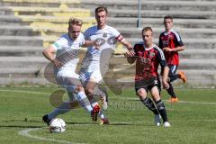 FC Ingolstadt - A - Junioren - 1.FC Saarbrücken - Schröder Dominik rot FC Ingolstadt mit der Chance zum 1:0 - Müller Alexander Torwart Saarbrücken - Hall Tim #5 weiß Saarbrücken - Foto: Jürgen Meyer